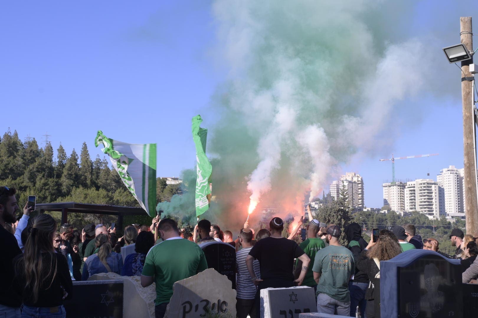 דניס נפטר אוהד שרוף של מכבי חיפה סל. נפטר ממחלת הסרטן(צילום חגי תא אברהם)