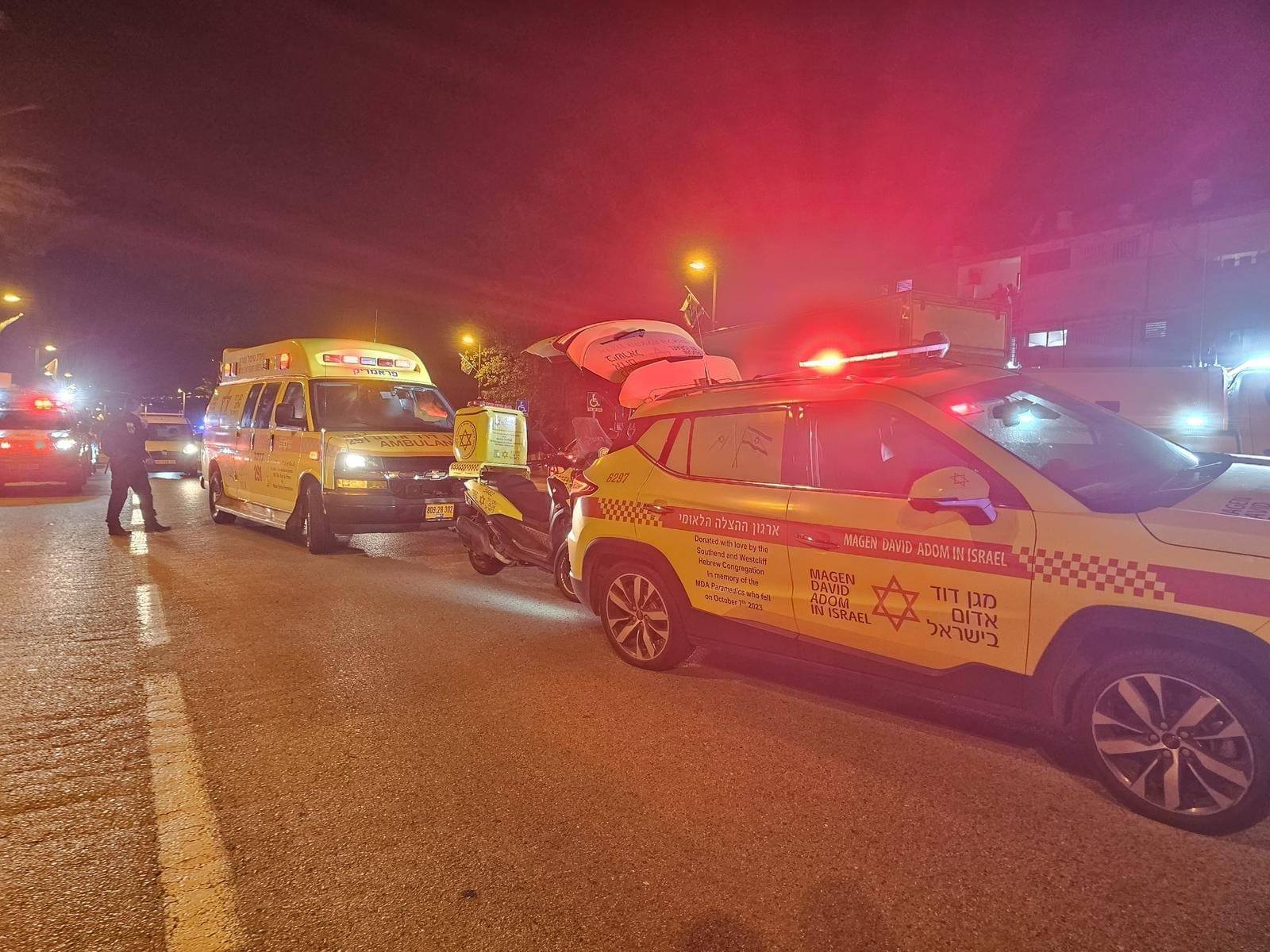 הולך רגל כבן 50 נהרג מפגיעת משאית בקריית אתא 9/5/26 (צילום: מד״א)