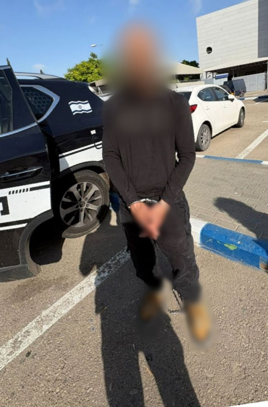 חיפה: פרץ לרכב ולמרכז חלוקת מזון לנזקקים – ונעצר - מצ״ב תיעוד 12/5/26 (צילום: דוברות המשטרה)