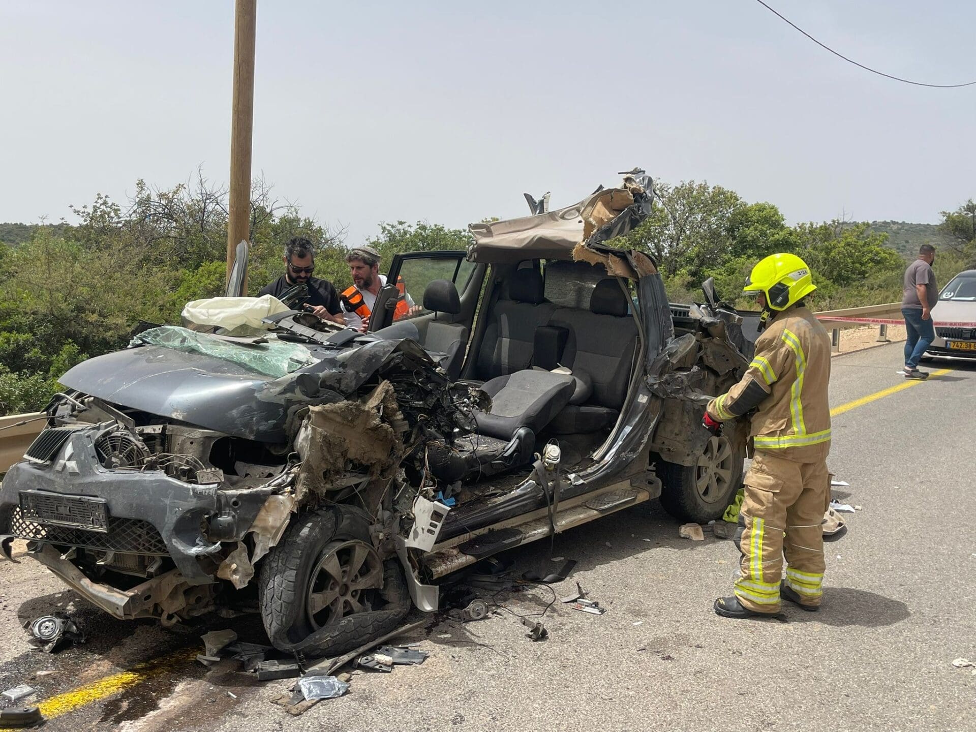 תאונה קשה בכביש 85: לכוד חולץ מרכב ופונה במסוק - דוברות כבאות והצלה לישראל | מחוז צפון 12/5/26 (צילום: כבאות והצלה לישראל)