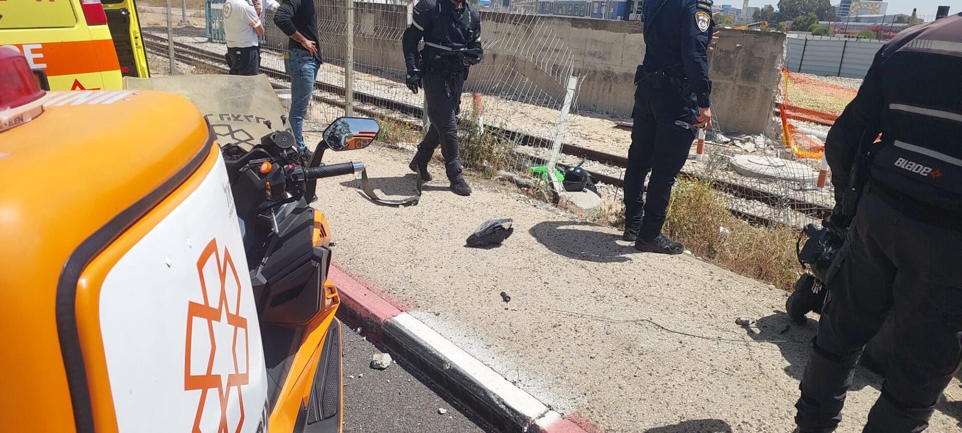 צעיר כבן 20 נהרג בתאונת אופנוע בדרך יגאל ידין בחיפה 13/5/26 (צילום: איחוד הצלה)