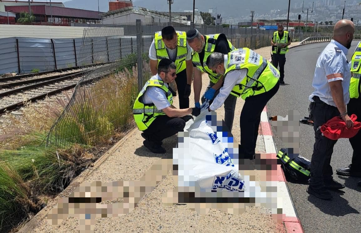 רוכב אופנוע בן 23 נהרג בתאונה עצמית בדרך יגאל ידין בחיפה (צילום: זק"א)