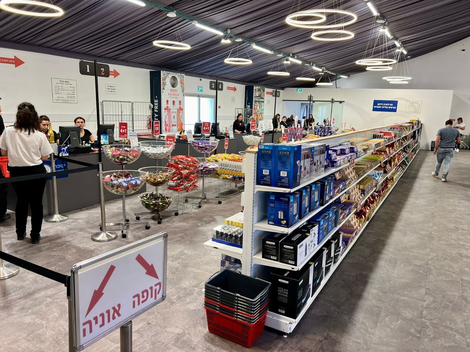 עונת הקרוזים נפתחת עם טרמינל נוסעים חדש בנמל חיפה 14/5/26 (צילום: יובל הנדלר)