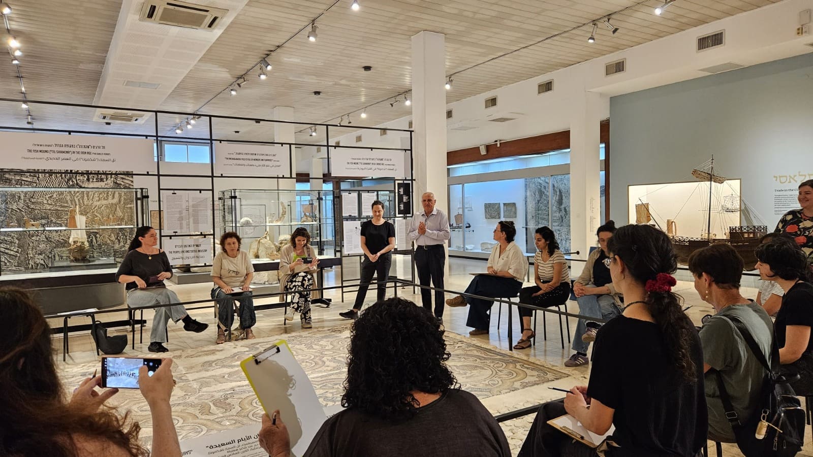 מתוך סיור עיתונאים באירוע השקת 'נמל הבית למלאכות יד' במוזיאון הימי הלאומי בחיפה. צילום מוזיאוני חיפה