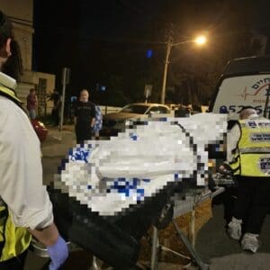 קריית אתא: גבר כבן 55 אותר ללא רוח חיים בביתו במצב ריקבון 17/5/26 (צילום: דוברות זק״א)