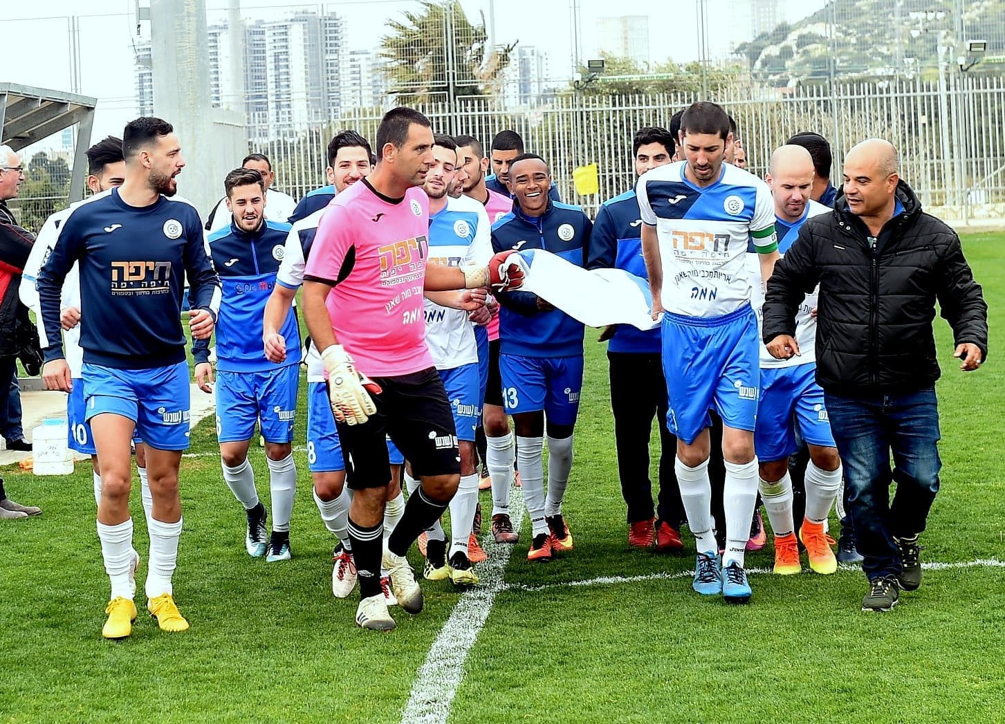 מימין: דורון בן דור במשחק האליפות עם מכבי נווה שאנן אלדד (צילום: אדיר יזירף).