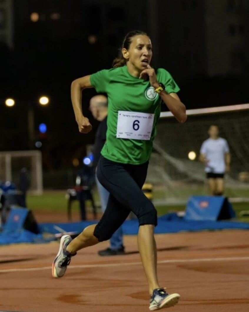 כרואן חלבי קבלאן זכתה באליפות ישראל החמישית שלה בריצת 5,000 מטרים 19/5/26 (צילום: בשאר קבלאן)