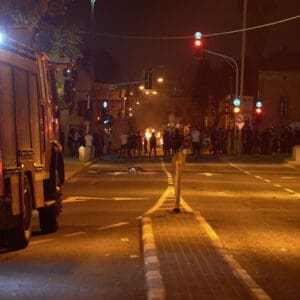 כבאות והצלה, משטרה, שריפה, דליקה, התפרעות, הפרת סדר, הפגנות, שומר חומות, החומות, מושבה גרמניתף דו קיום, עיר מעורבת, ערים מעורבות, שירות בטחון כללי, שב״כ