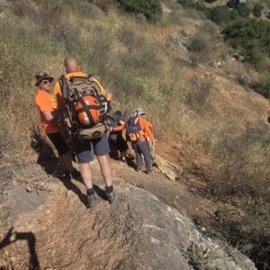מטייל בן 64 חולץ מנחל עמוד לאחר שסבל מתשישות חום – דוברות המשטרה יחידת החילוץ ״גליל-כרמל״ 23/5/26 (צילום: יחידת החילוץ גליל כרמל)