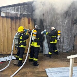 שריפה פרצה בבית המעצר קישון – שני אגפים פונו, אין נפגעים 27/5/26 (צילום: כבאות והצלה לישראל)