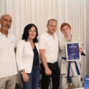12 ספורטאים צעירים זכו בתעודות הוקרה בפרויקט ״גיבורי השכונה״ בחיפה 27/5/26 (צילום: ראובן כהן)