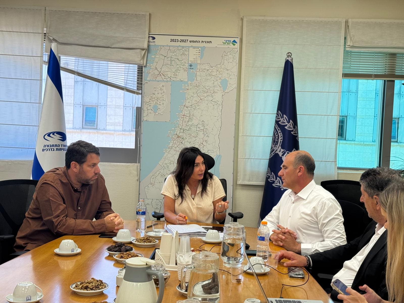 מימין יו״ר חברת נמלי ישראל חברת נמלי ישראל, חזי חאלאויה, השרה רגב והמנכ״ל בן זקן. צילום משרד התחבורה
