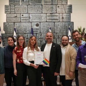 חיפה במקום השני בישראל במדד הגאווה של הרשויות המקומיות – במרכז התמונה  יוסי שלום וזהבית בן-דוד בבית הנשיא 28/5/26 (צילום: עמוס בן גרשום/לע״מ)