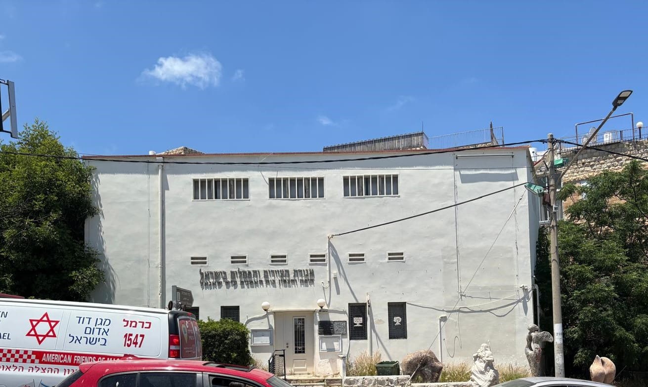 אגודת הציירים והפסלים בישראל שהוקמה בשנת 1954 סגורה (צילום: טל קיזמן)