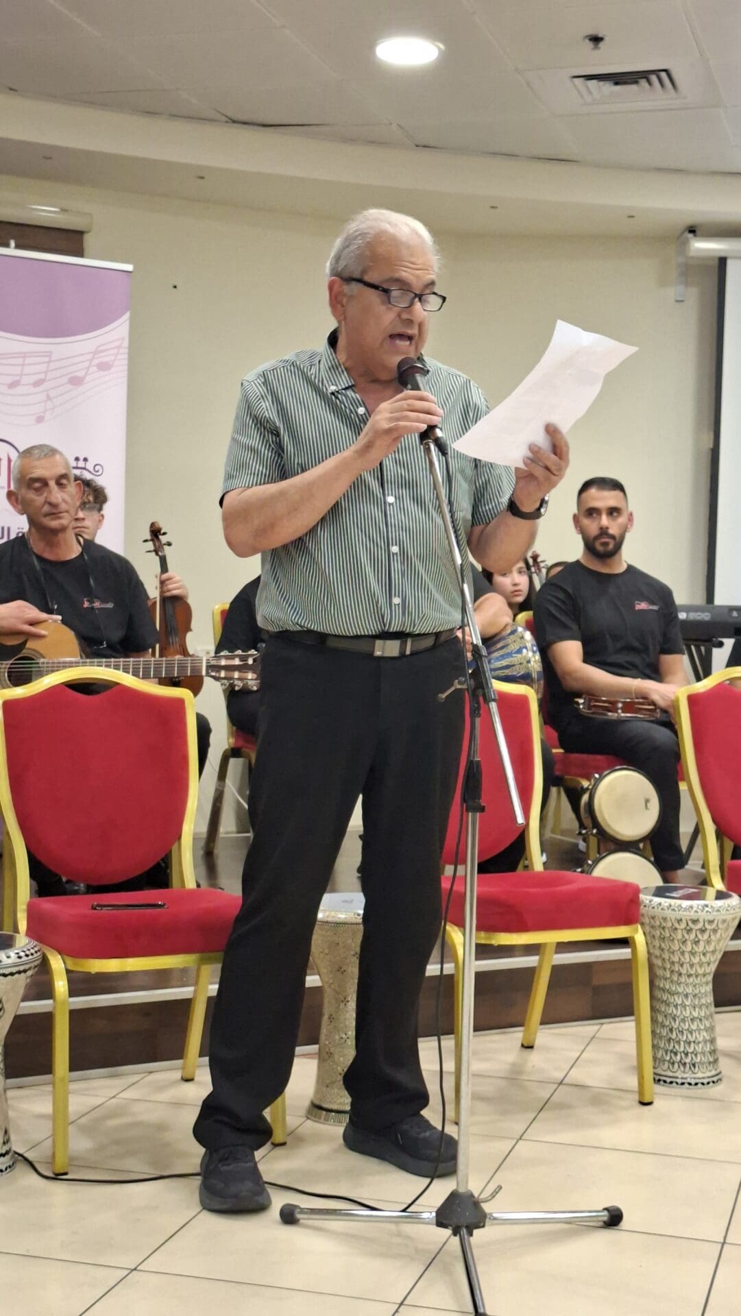 פרופ' דיאב מוטלק - נושא ברכות לכבוד המשכן החדש - עמותת אלכרמל למוסיקה (צילום: רחלי אורבך)