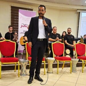 עמותת אלכרמל למוסיקה – אחמד ג'ארון – מנהל אגף תרבות ערבית במשרד התרבות, נושא דבריו לכבוד המשכן החדש (צילום: רחלי אורבך)