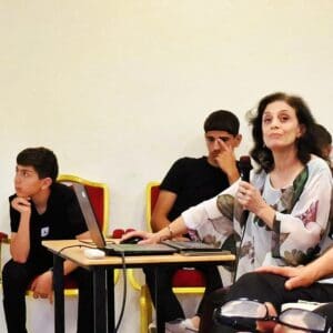 עמותת אלכרמל למוסיקה – האדריכלית מהא בלאן, בעת הרצאתה (צילום: רחלי אורבך)