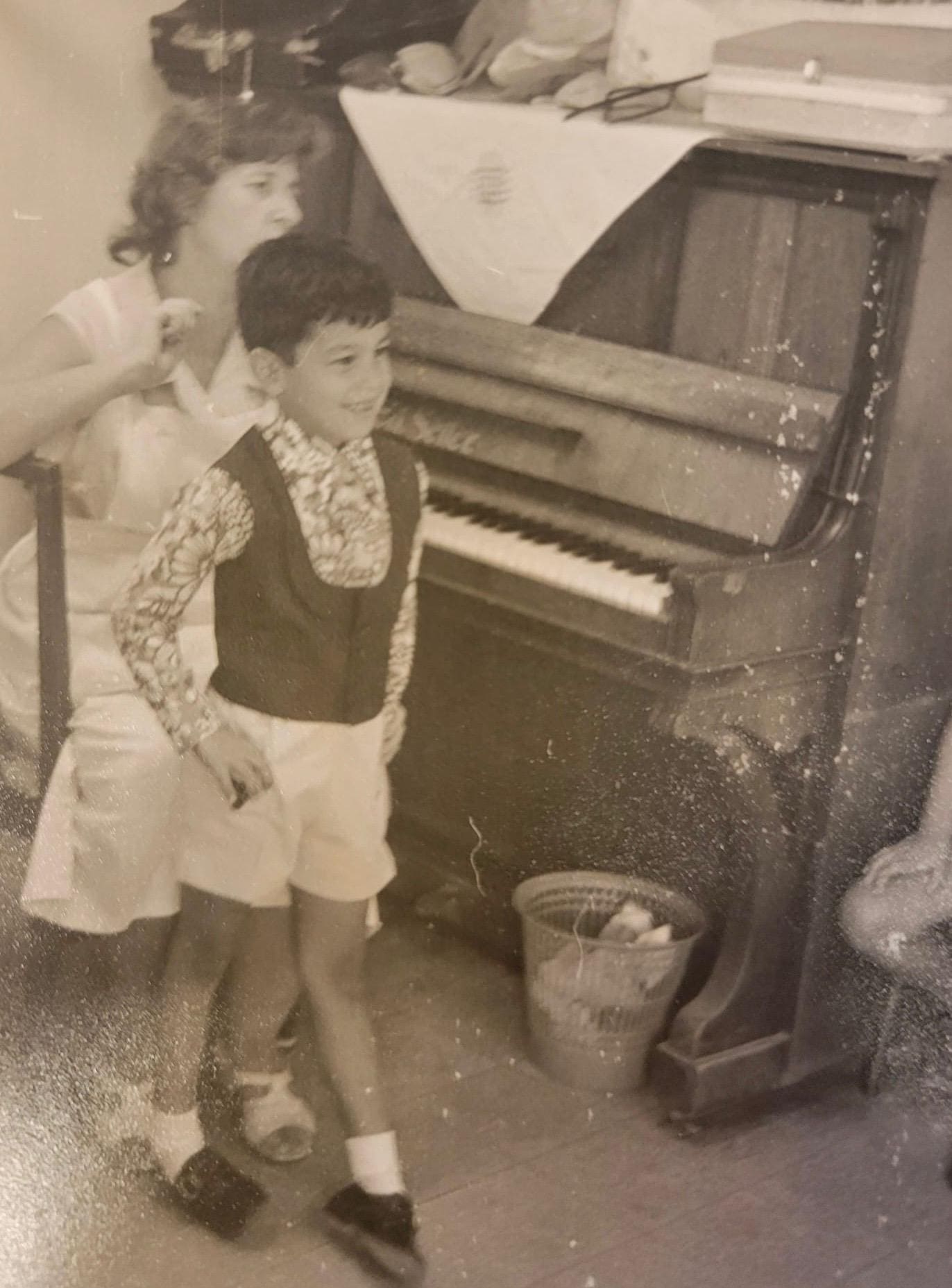 הפסנתר של מירה
(צילום: אלבום אישי משפחת למברג)