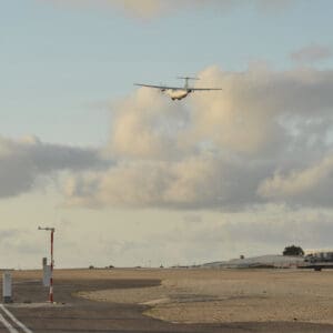 שדה תעופה, תעופה, מטוסים, אייר חיפה, מסלול המראה, טרמינל, מגדל פיקוח, דלפקי רישום, שילוט, תחבורה, תשתית, מטוסי נוסעים, מטוסי תובלה, טורבו פרופ, המראה, נחיתה, שגרה,תעבורה אווירית, חוץ לארץ, ATR72, Air Haifa, כרטוס, כרטיסי טיסה, חברת תעופה, משבר, ביטול טיסות, עיכוב, נוסעים, כרטיסים, לוח זמנים, שביתה, סכסוך עבודה, הנהלה, משרד התחבורה, שמיים סגורים, צי מטוסים, קרקוע, ענף התעופה, כלכלה, מסחר, חרם, רגולציה