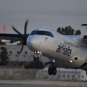 שדה תעופה, תעופה, מטוסים, אייר חיפה, מסלול המראה, טרמינל, מגדל פיקוח, דלפקי רישום, שילוט, תחבורה, תשתית, מטוסי נוסעים, מטוסי תובלה, טורבו פרופ, המראה, נחיתה, שגרה,תעבורה אווירית, חוץ לארץ, ATR72, Air Haifa, כרטוס, כרטיסי טיסה, חברת תעופה, משבר, ביטול טיסות, עיכוב, נוסעים, כרטיסים, לוח זמנים, שביתה, סכסוך עבודה, הנהלה, משרד התחבורה, שמיים סגורים, צי מטוסים, קרקוע, ענף התעופה, כלכלה, מסחר, חרם, רגולציה