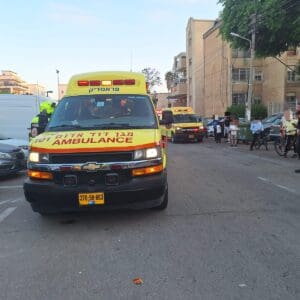 طفل يبلغ من العمر 3 سنوات تعرض لحادث دهس في كريات آتا - حالته حرجة 8/6/26 (صورة: المتحدث باسم هيئة تطوير الإعلام)