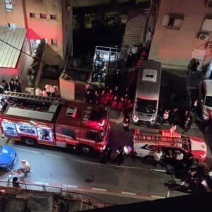 שריפה פרצה בקירות דירת גג בחיפה במהלך הלילה 11/6/26 (צילום: כבאות והצלה לישראל)