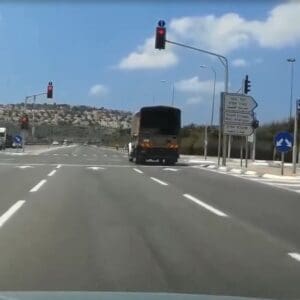 124 דוחות ביום: תופעת חציית הרמזור האדום מסכנת חיים בכבישי ישראל 11/6/26 (צילום: משטרת ישראל)
