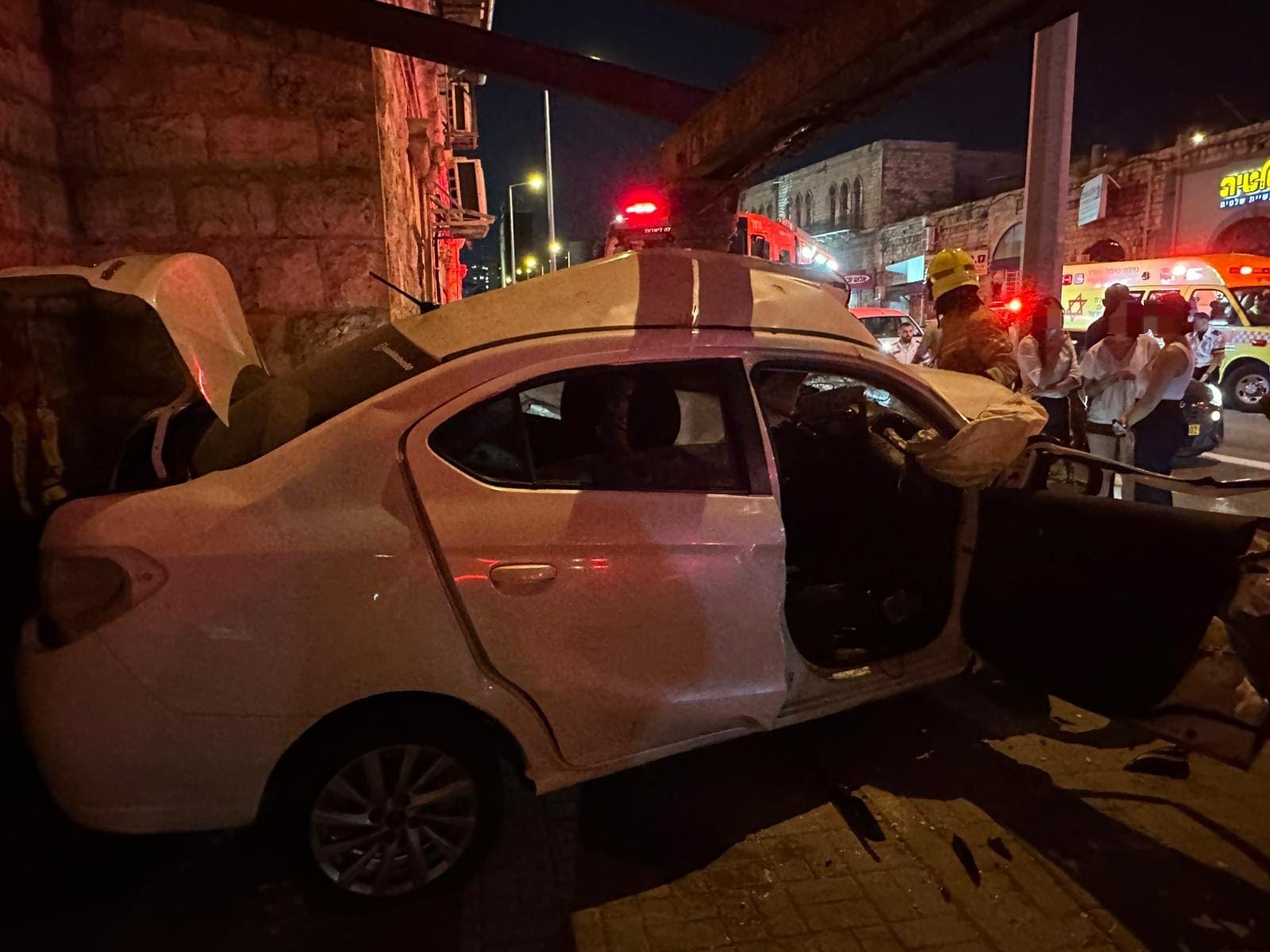 הרוג ופצוע אנוש בתאונת דרכים עצמית ברחוב חטיבת גולני בחיפה - דוברות כבאות והצלה לישראל | מחוז חוף 13/6/26 (צילום: כבאות והצלה לישראל)