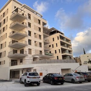 מבנה שעבר התחדשות עירונית בחיפה (צילום: ירון כרמי)