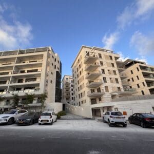 מבנה שעבר התחדשות עירונית בחיפה (צילום: ירון כרמי)