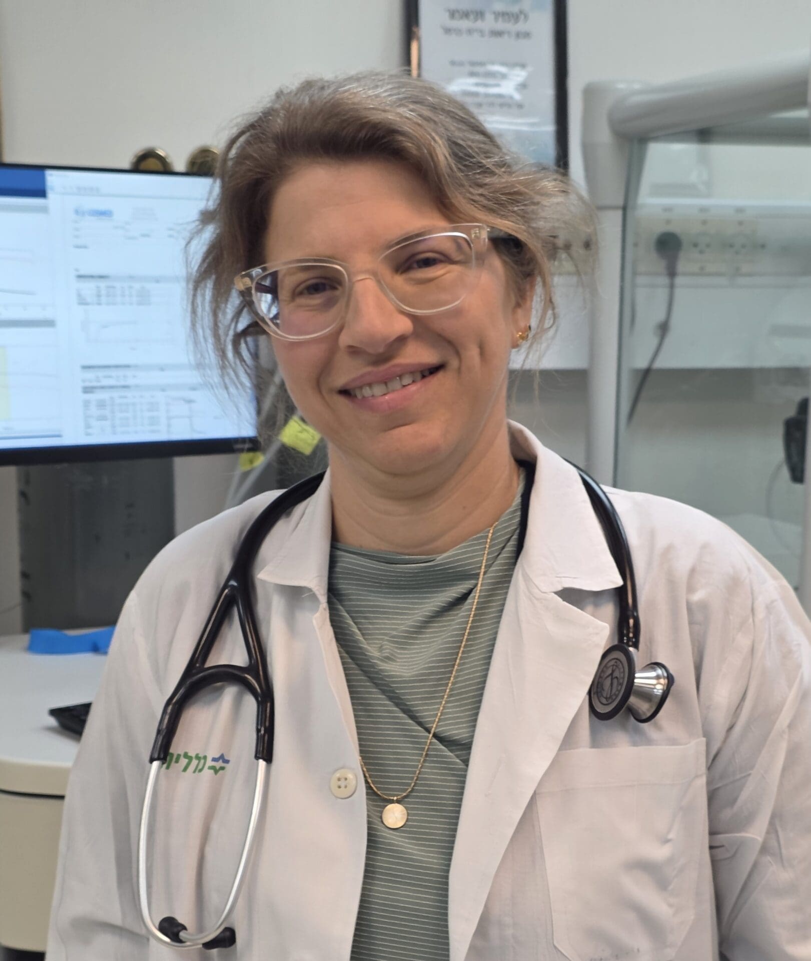 ד"ר עינת פיירמן במעבדת הריאות החדשה (צילום: אלי דדון וירון חזן)