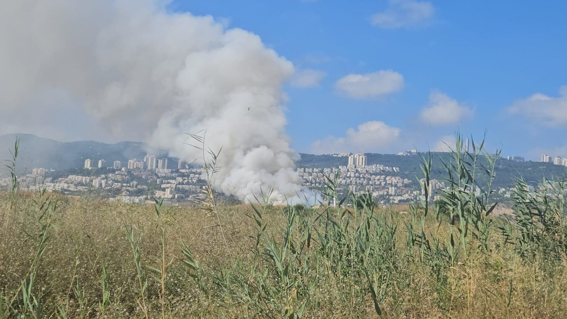שריפה גדולה בצ׳ק פוסט: ניטור מוגבר של איכות האוויר באזור 16/6/26 (צילום: איגוד ערים מפרץ חיפה להגנת הסביבה)