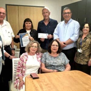 חיזוק משמעותי למחקרי הלב בחיפה • "בני ברית" תורמים מלגת מחקר לבית החולים כרמל הנהלת ביהח כרמל עם הנהלת בני ברית (צילום: אלי דדון)