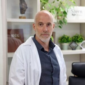 ד"ר עמי נויברגר, -אשה אושפזה ברמב״ם עם מלריה  (צילום: הקריה הרפואית רמב״ם)