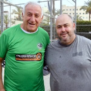 גם אחרי 22 שנה: סיפורו של "טורקו" אוהד מכבי חיפה בכדורגל שהפך לאגדה בחייו ובמותו • משחק הצדעה והוקרה מרגש נערך לזכרו של אהוב הירוקים (גלריית צילומים נרחבת מן האירוע: יוסף (ג'ו) הירש).