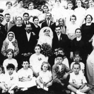 בבית אלדד בק – אהבה, גלות וסוד משפחתי, שושנה ביום חתונתה אשר נכפתה עליה (צילום: אלבום פרטי, באדיבות אלדד בק)
