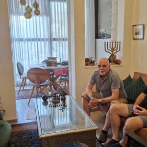 אלדד בק – עם בן זוגו, קרל-הנס, פסיכיאטר ופסיכואנליטיקאי (צילום: רחלי אורבך)