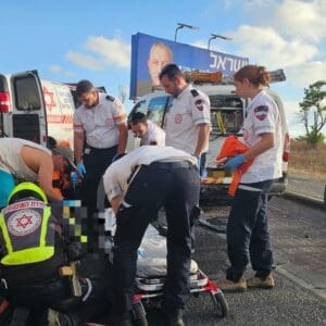 רוכב אופנוע נפצע קשה בתאונה עצמית בדרך פרויד בחיפה רוכב אופנוע נפצע קשה בתאונה עצמית בדרך פרויד בחיפה 21/6/26 (צילום: תיעוד מבצעי מד״א)