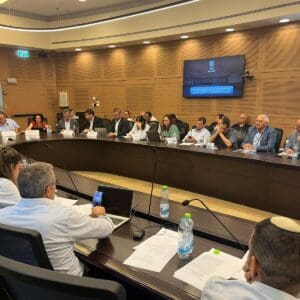 ועדת הכלכלה אישרה פה אחד: רשות תחבורה מטרופולינית לחיפה והקריות 23/6/26 (צילום: חי פה בשטח)