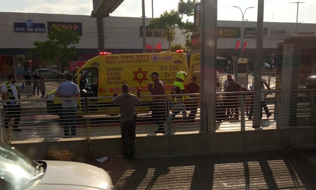 תאונת דרכים בדרך בר יהודה מול ביג צ׳ק פוסט – עומס תנועה במקום - תאונת דרכים 24/6/26 (צילום: חי פה בשטח)