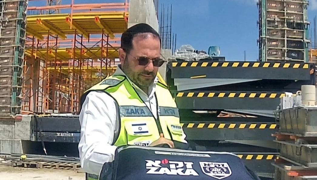 טיפול בכבוד המת בטירת כרמל (צילום: זק"א)
