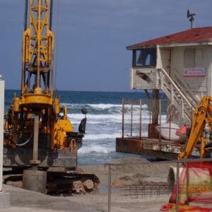 בנית מגדל חדש בקרית חיים (צילום: מוטי מנדלסון)