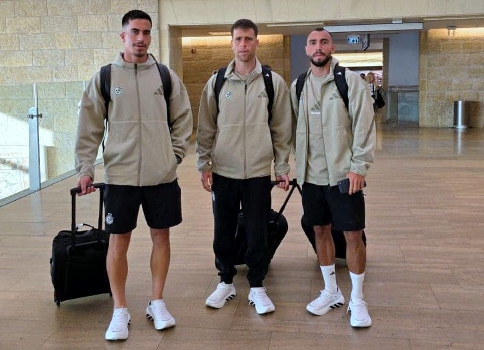 מכבי חיפה המריאה למחנה האימונים בהונגריה (צילום: מכבי חיפה, האתר הרשמי).