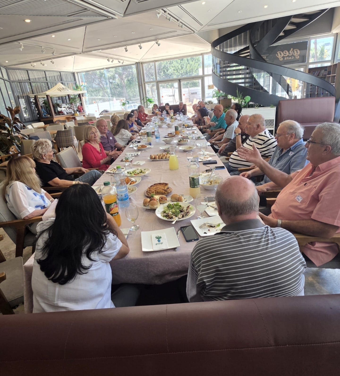 מפגש מרגש: בוגרי בית ספר דרור בקרית אליעזר נפגשו אחרי 60 שנה 1/7/26