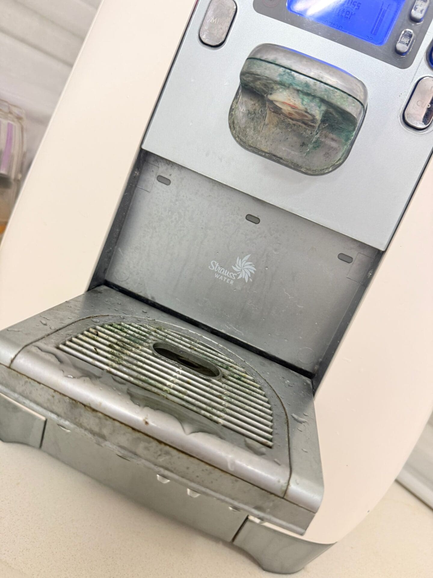 הורים בנווה יוסף זועמים: ״הקייטנה הועברה למבנה נטוש ומסוכן״ 1/7/26