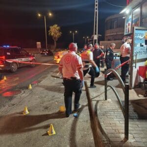אירוע ירי בשדרות ההגנה בחיפה: בן 18 נהרג ושלושה נפצעו 2/7/26 (צילום: מד״א)