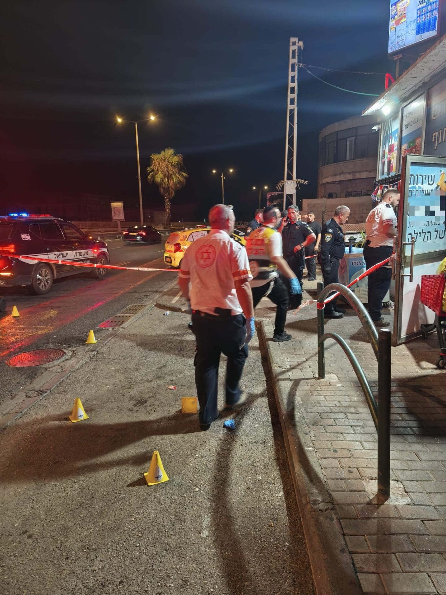 אירוע ירי בשדרות ההגנה בחיפה: בן 18 נהרג ושלושה נפצעו 2/7/26 (צילום: מד״א)