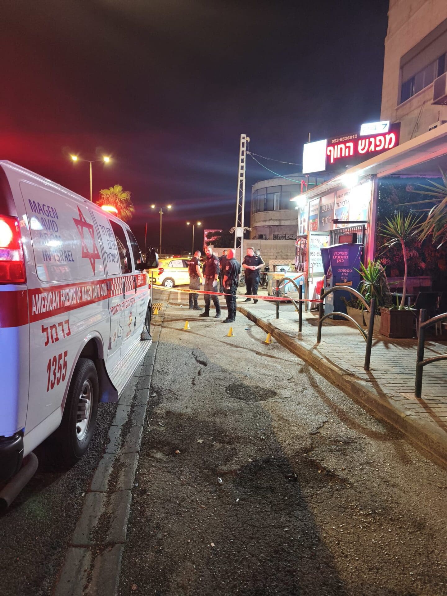 אירוע ירי בשדרות ההגנה בחיפה: בן 18 נהרג ושלושה נפצעו 2/7/26 (צילום: מד״א)