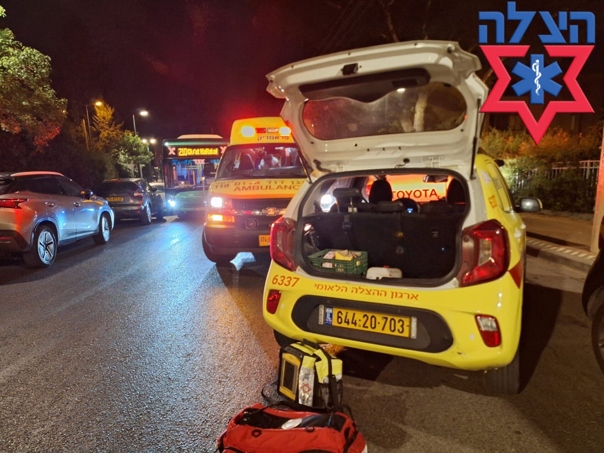 קריית אתא: אישה נפלה מגובה כ-10 מטרים ופונתה במצב בינוני 3/7/26 (צילום: דוברות הצלה)