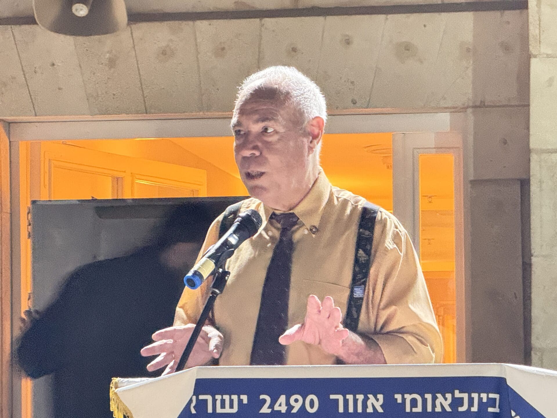 ארנון ברנע - נגיד רוטרי ישראל - כנס סיכום שנה ברוטרי הוד הכרמל (צילום: ירון כרמי)